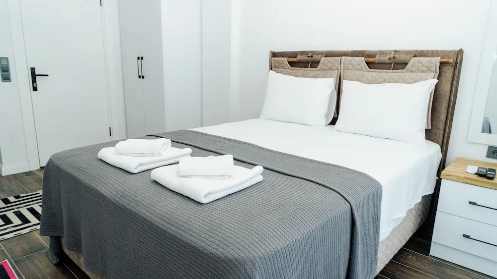 Deluxe Tek Büyük Yataklı Oda, Balkon, Şehir Manzaralı