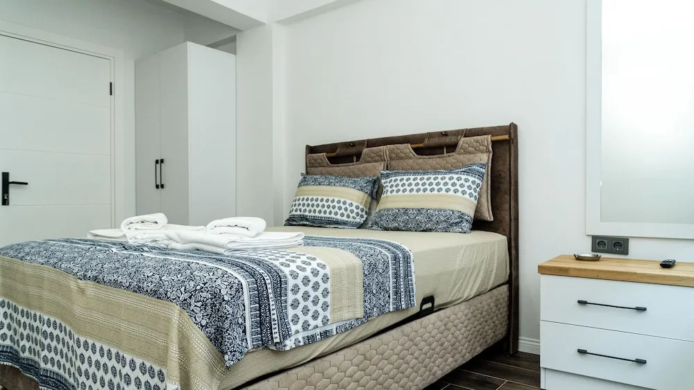 Deluxe Tek Büyük Yataklı Oda, Balkon, Şehir Manzaralı