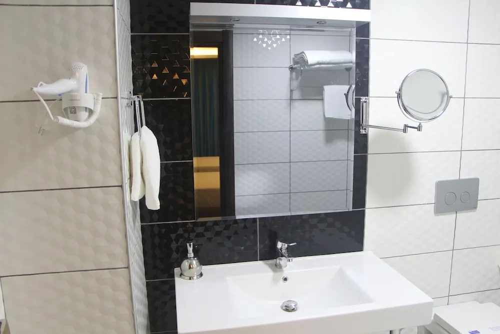 Deluxe Üç Kişilik Oda