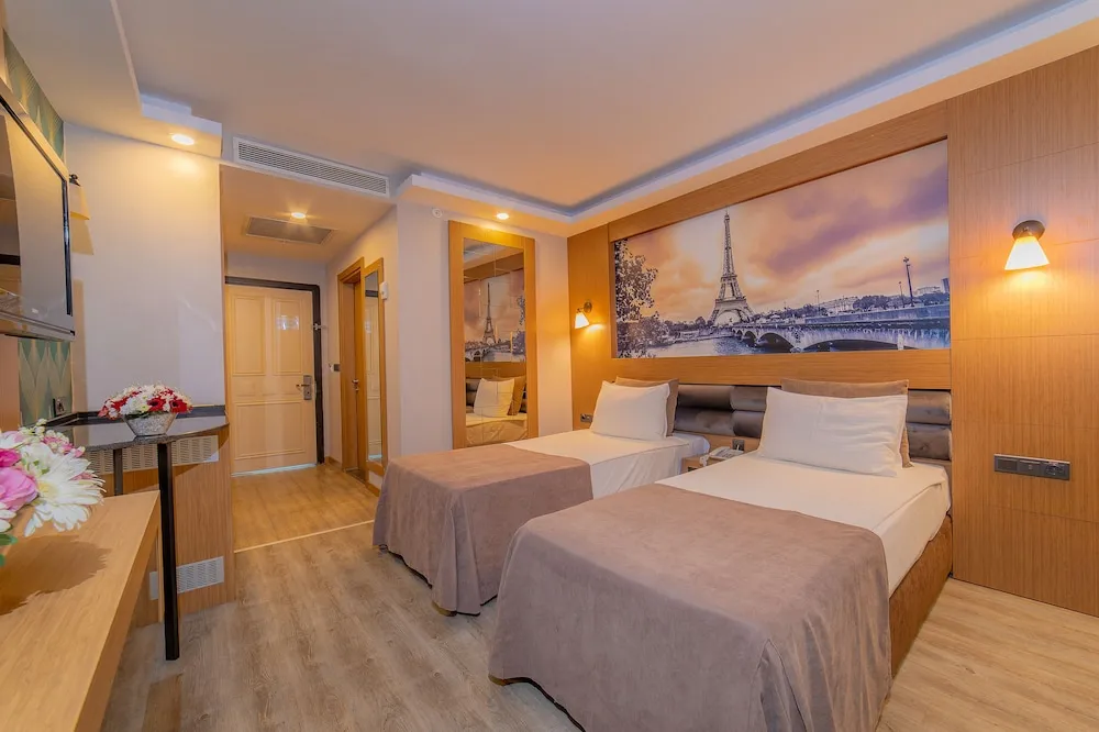 Standard Tek Büyük veya İki Ayrı Yataklı Oda, Balkon
