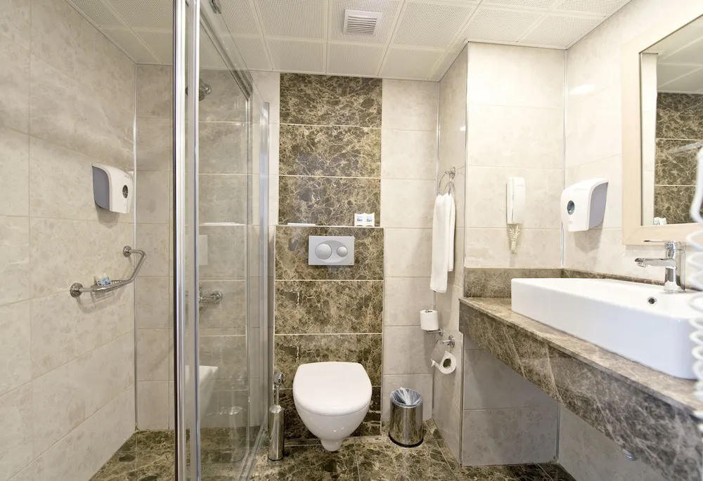 Standard Tek Büyük veya İki Ayrı Yataklı Oda, Balkon