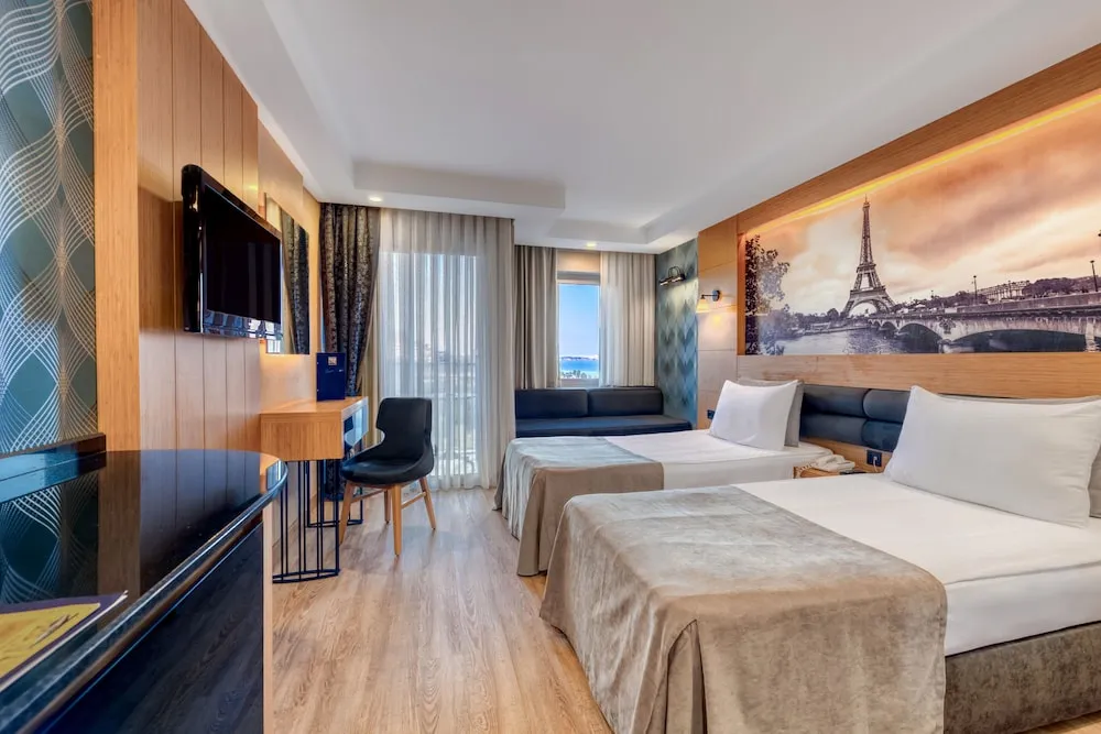 Standard Üç Kişilik Oda, Balkon