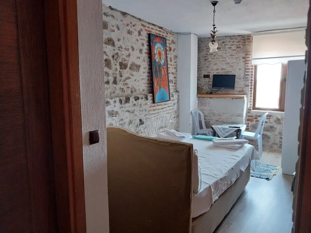 Tek Büyük Yataklı Oda