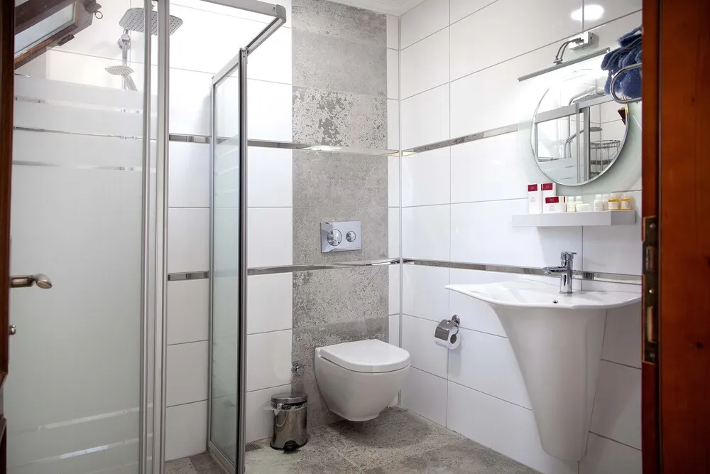 Standard Üç Kişilik Oda, Bahçe Manzaralı