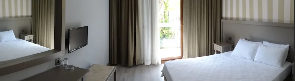 Standard Tek Büyük veya İki Ayrı Yataklı Oda