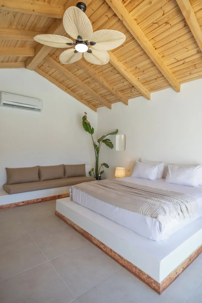 Luxury Tek Büyük Yataklı Oda