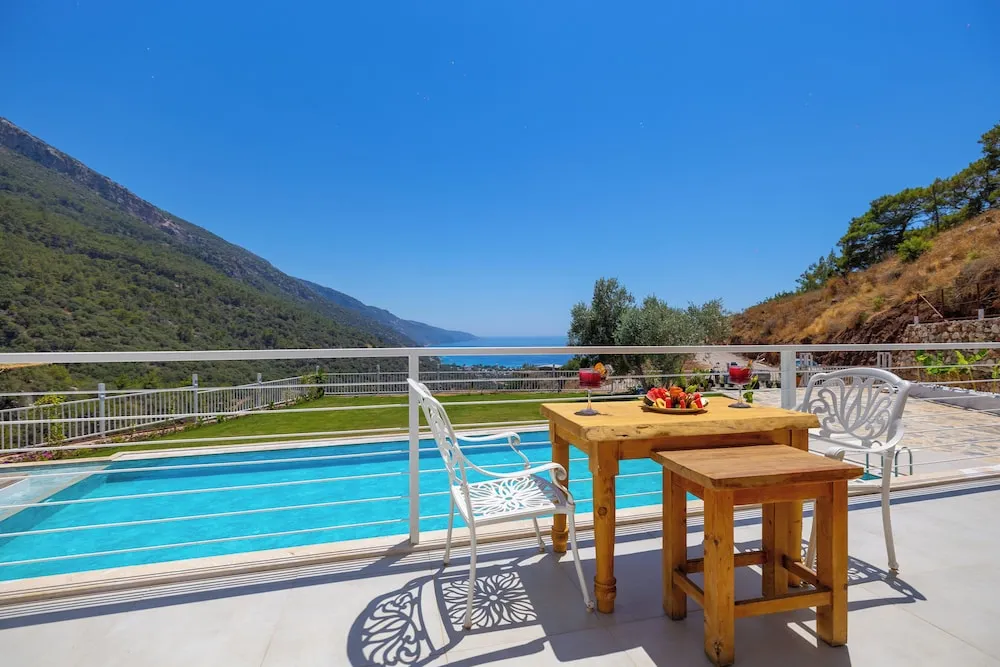 Luxury Tek Büyük Yataklı Oda