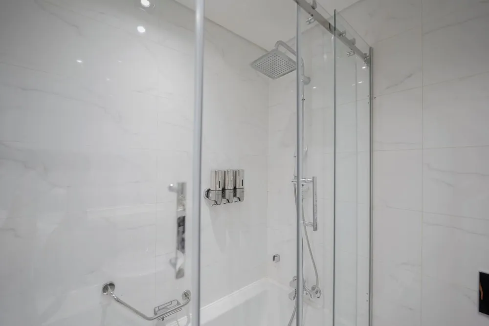 Deluxe Oda, 1 En Büyük (King) Boy Yatak ve Çekyat