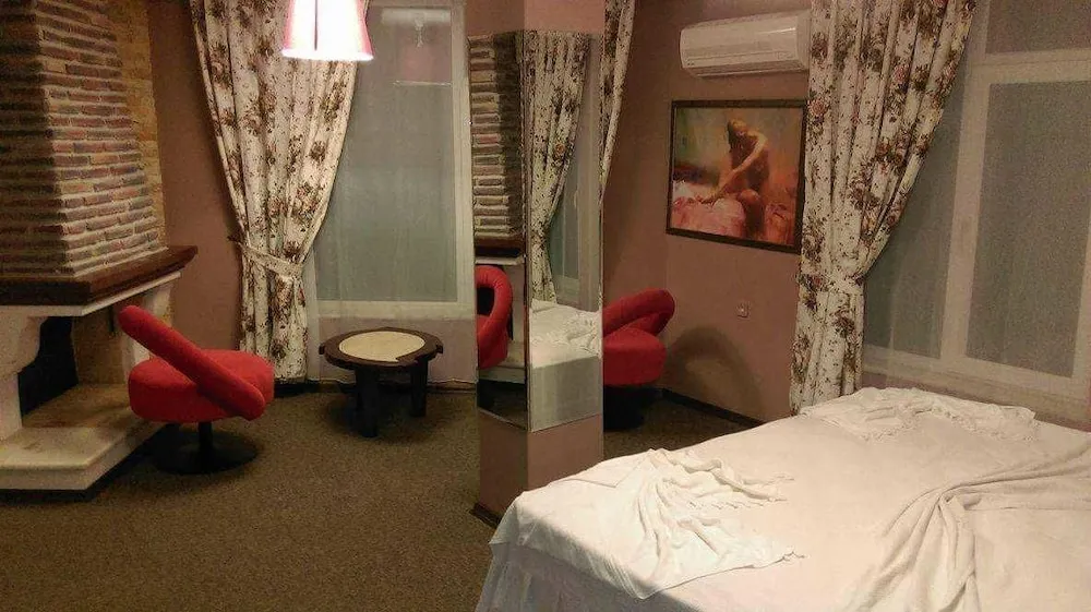 Economy Üç Kişilik Oda