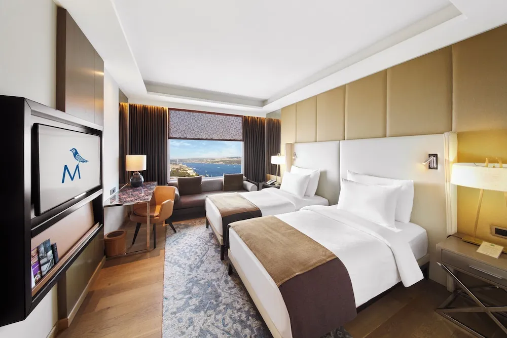 Club Room Bosphorus View, Lounge Access