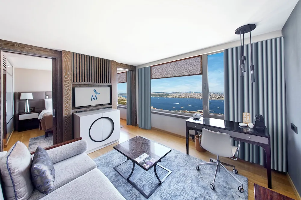 Bosphorus Suite, Lounge Access