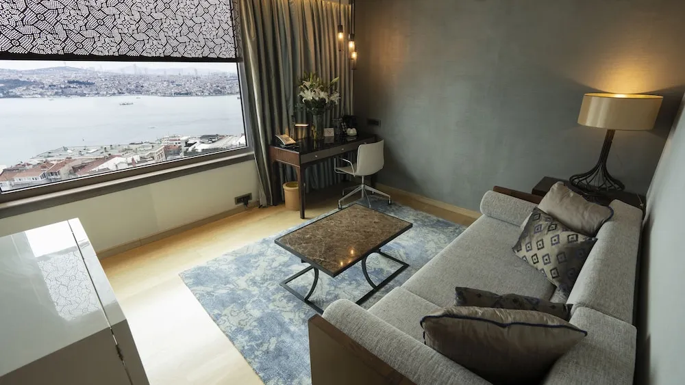 Bosphorus Suite, Lounge Access