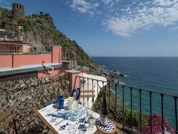 Refilea Sea View Tower Villa