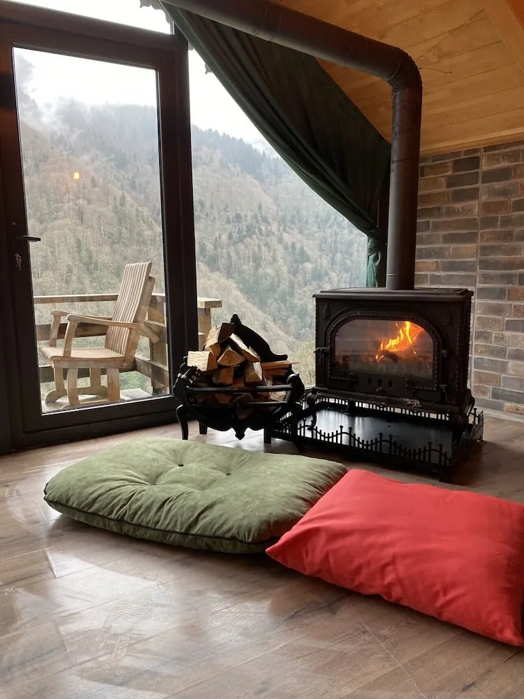 Honeymoon Stüdyo, Dağ Manzaralı