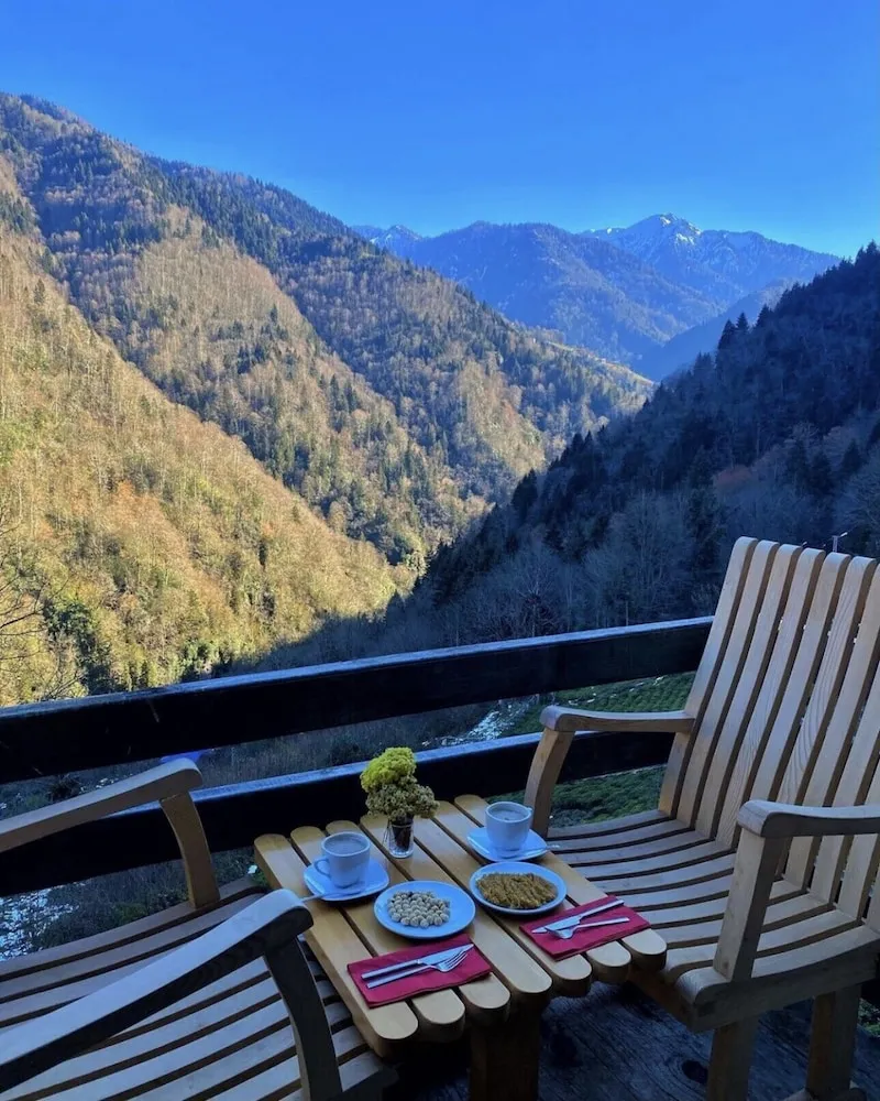 Royal Stüdyo Süit, Dağ Manzaralı