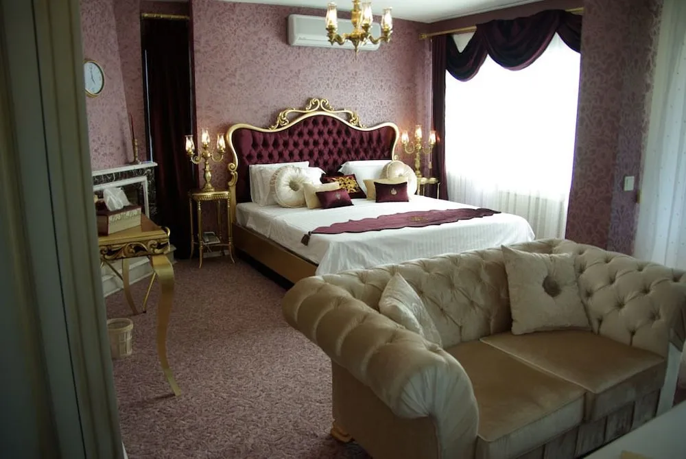 Royal Süit, Havuz Manzaralı