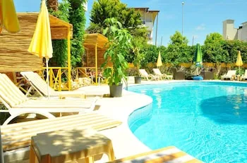 Almila Side Suit Otel