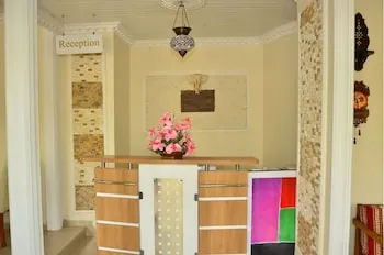Almila Side Suit Otel
