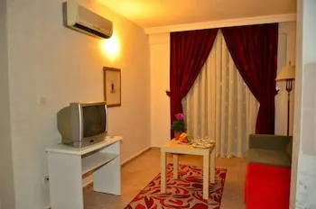 Almila Side Suit Otel