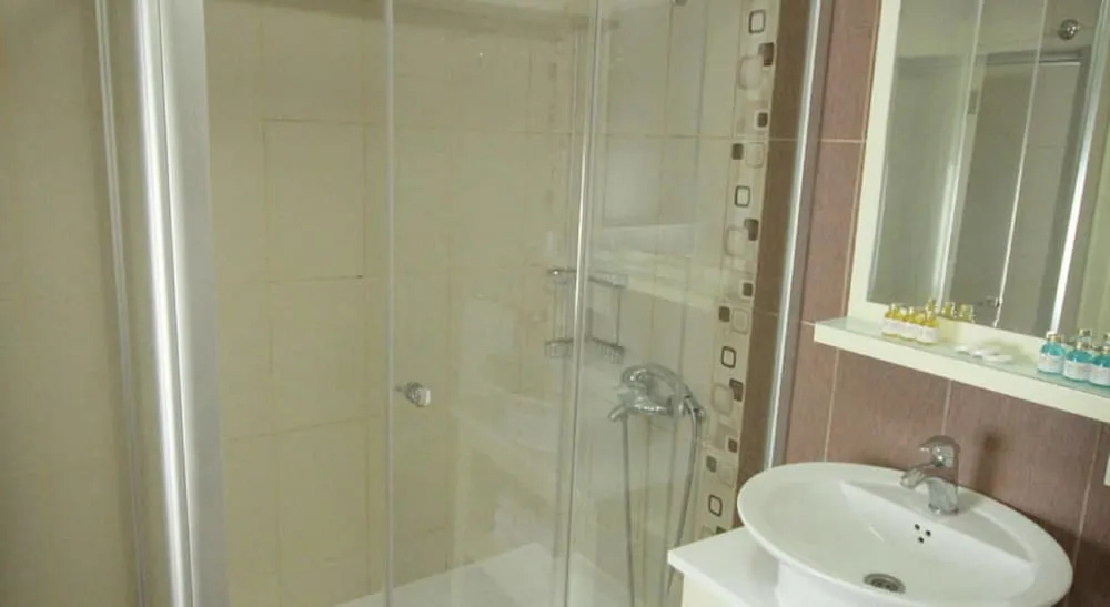 Standard Üç Kişilik Oda