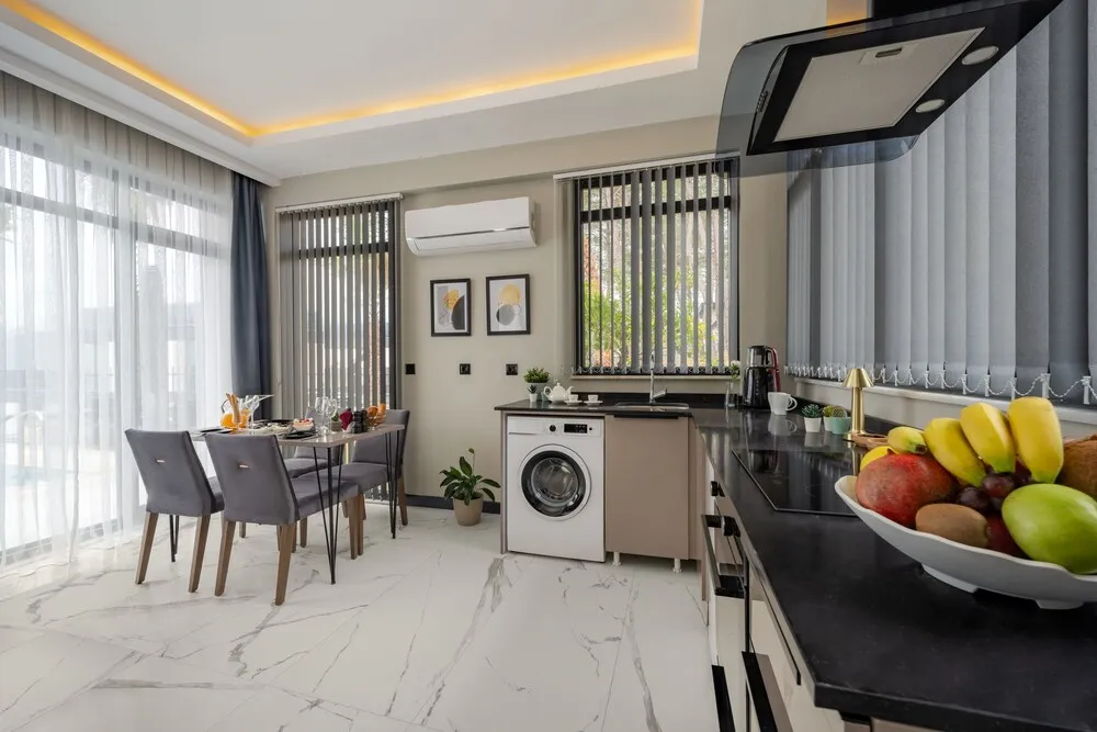 Executive Pool Suite