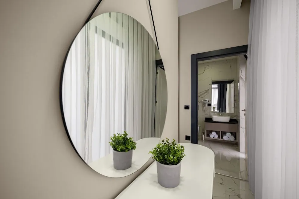 Executive Pool Suite