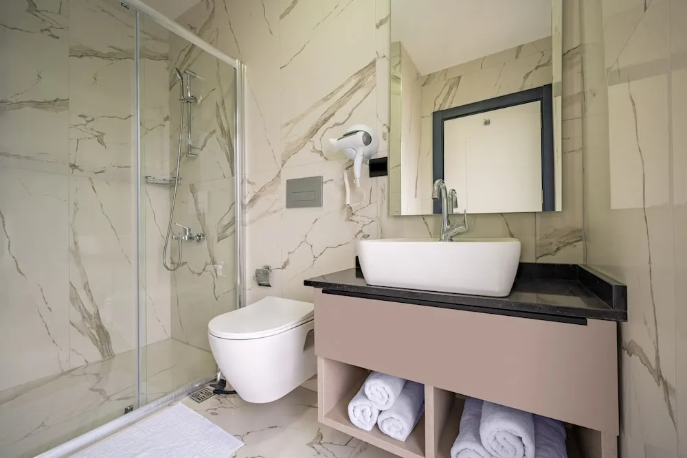 Executive Pool Suite