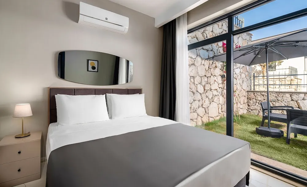 Suite Room with Garden