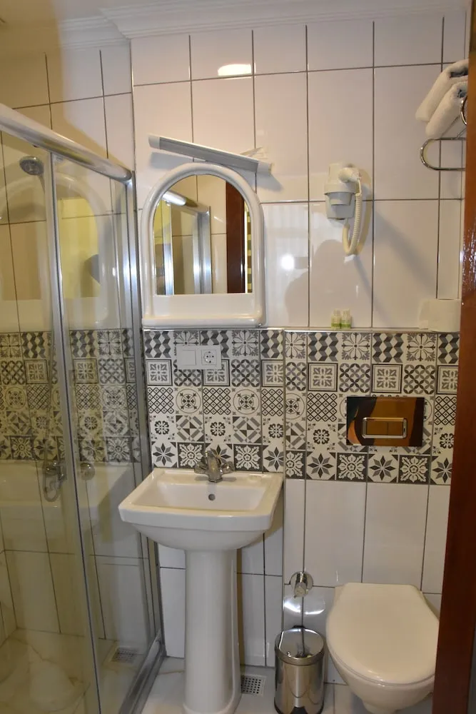 Standard Tek Büyük Yataklı Oda