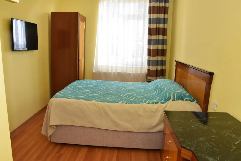 Standard Tek Büyük Yataklı Oda