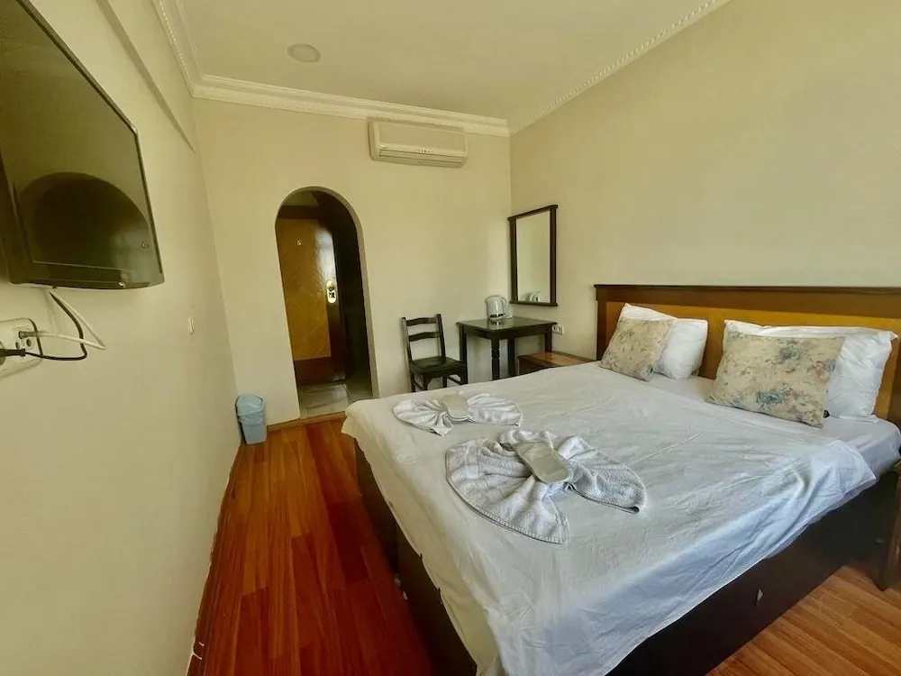 Standard Tek Büyük Yataklı Oda