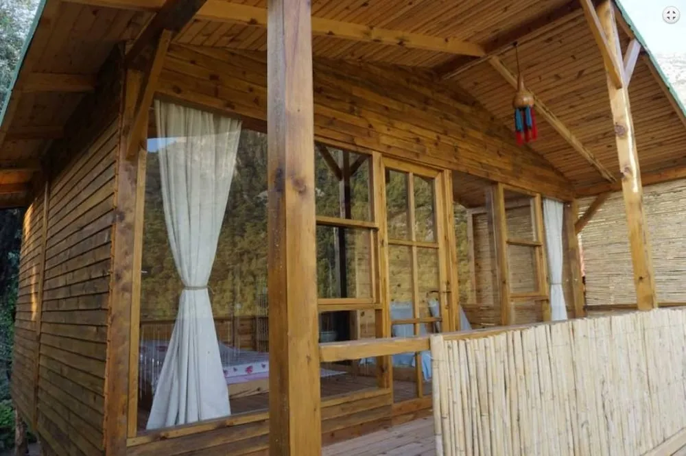 Deluxe Bungalov