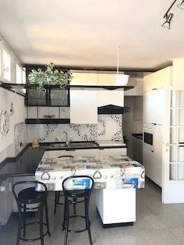 SESTRI MARE 5 AR122 (3 guests)