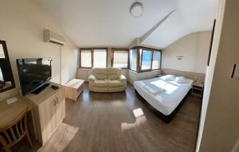Hotel Cenedag