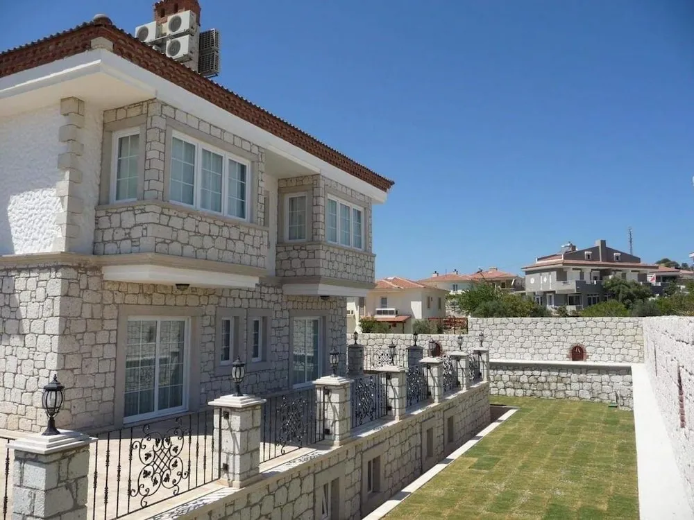 Konaklama yerinin ön cephesi