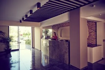 Two Seas Hotel