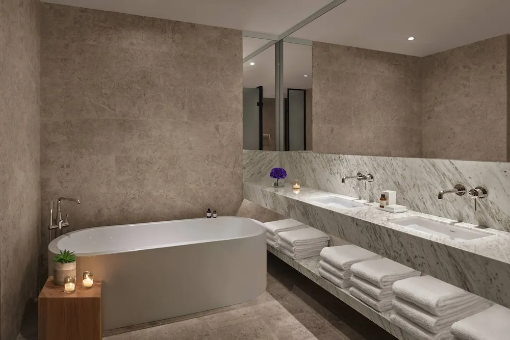 Çatı Katı (Loft), 1 En Büyük (King) Boy Yatak ve Çekyat, Sigara İçilmez, Bahçe Manzaralı