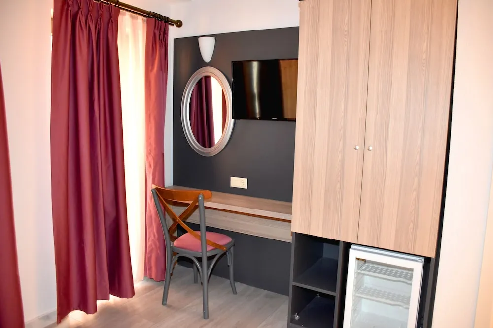 Deluxe Tek Büyük veya İki Ayrı Yataklı Oda