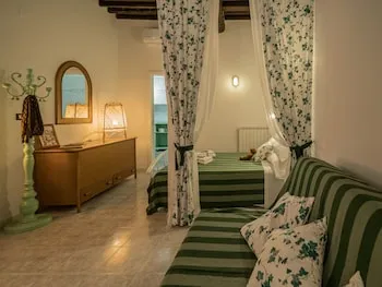 Picabon Apartment with AC and Balcony