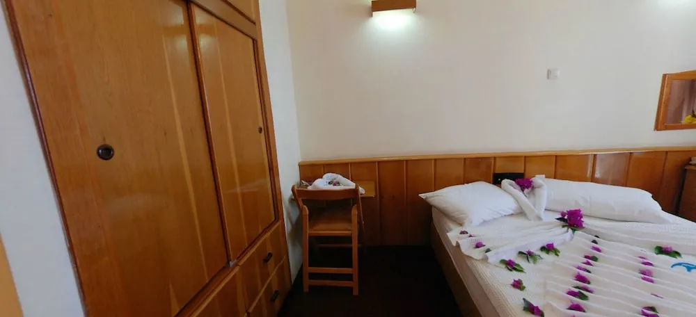 Standard Tek Büyük veya İki Ayrı Yataklı Oda