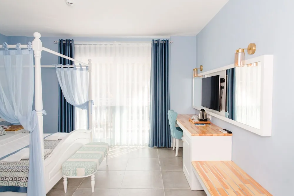 Deluxe Tek Büyük Yataklı Oda, Deniz Manzaralı