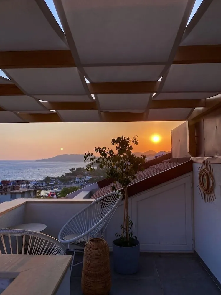 Çatı Katı (Loft), Teras, Deniz Manzaralı