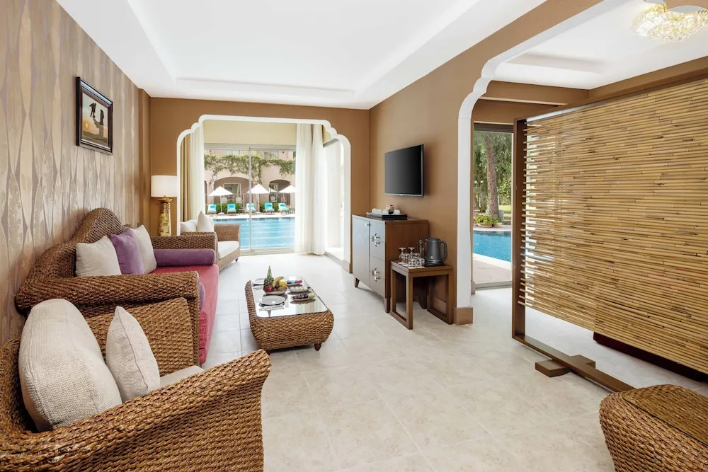 Ginger Villa