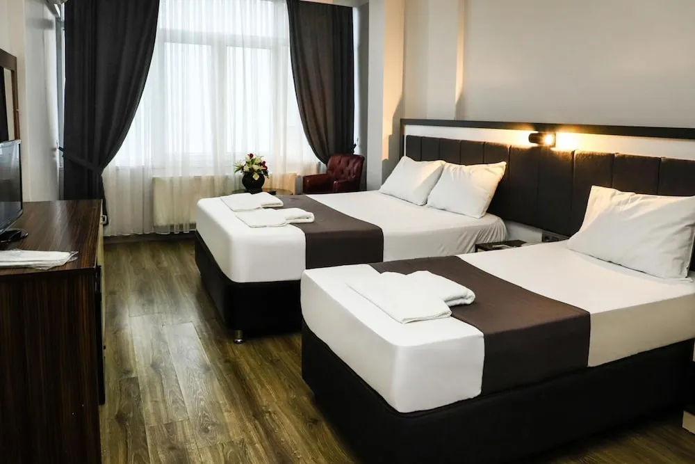 Standard Üç Kişilik Oda, Deniz Manzaralı