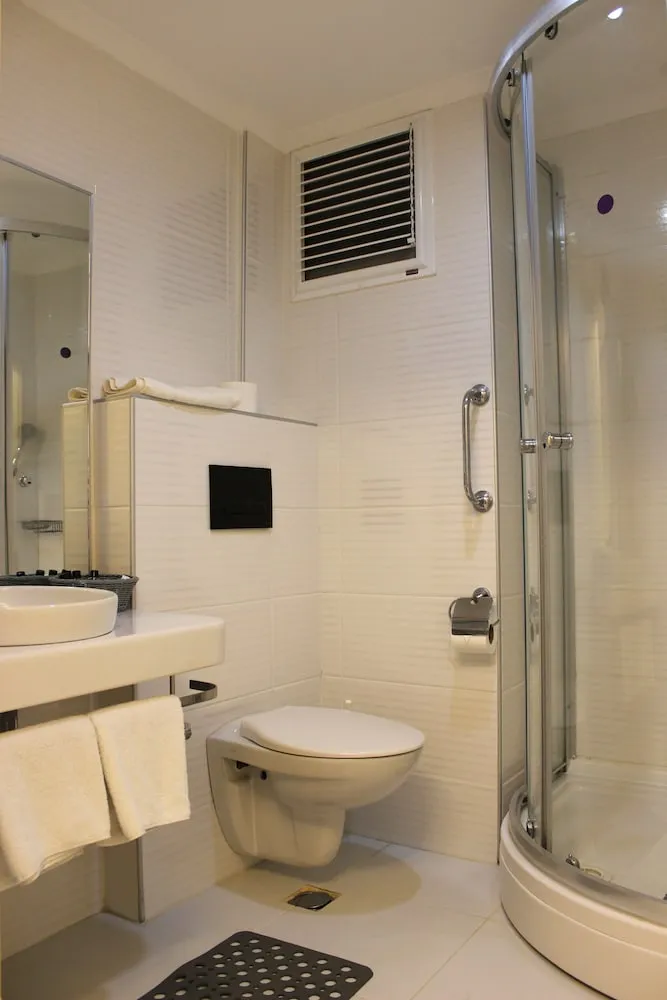 Triple Room Partial sea view