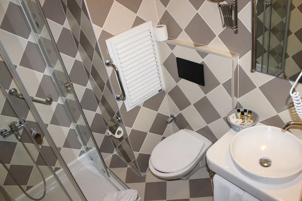 Triple Room Partial sea view