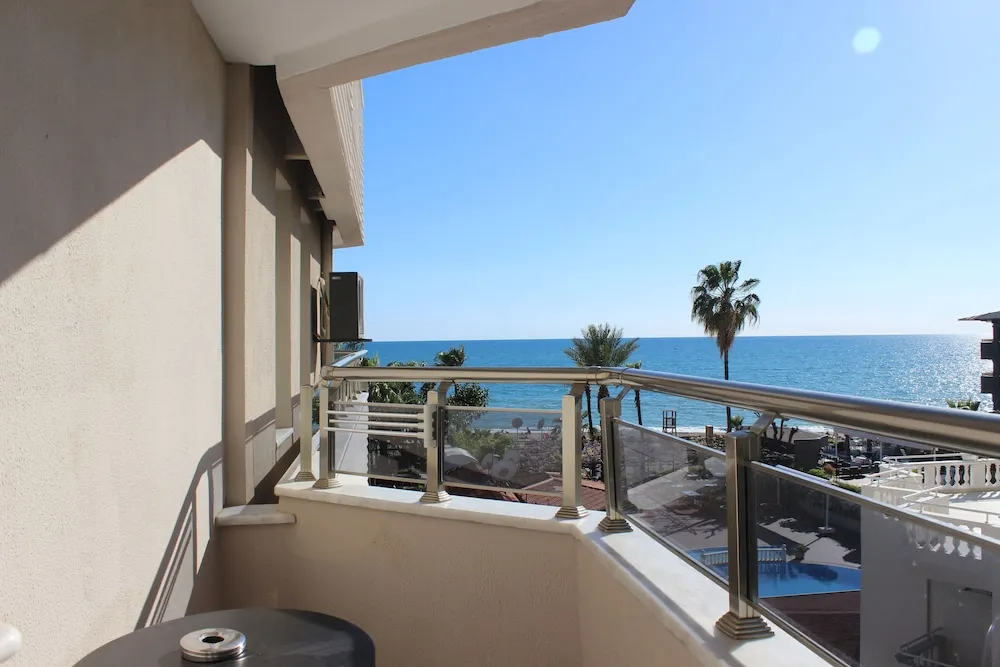 Triple Room Partial sea view