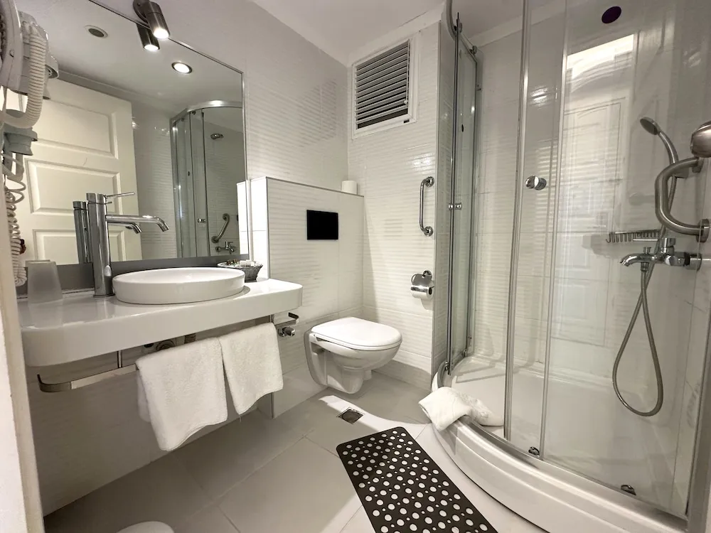 Triple Room Partial sea view