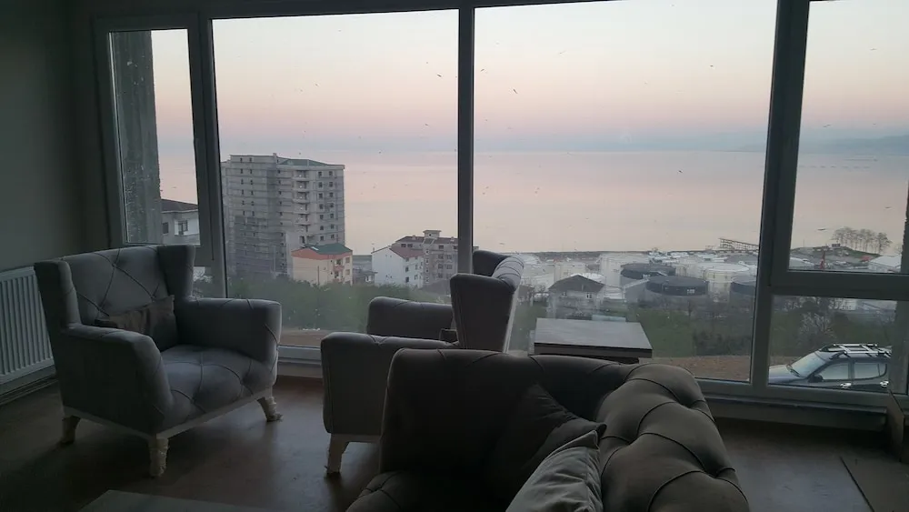 Exclusive Apart Daire, Sigara İçilebilir