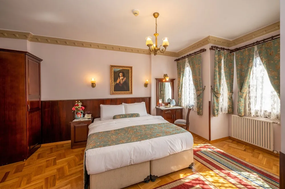 Deluxe Tek Büyük Yataklı Oda